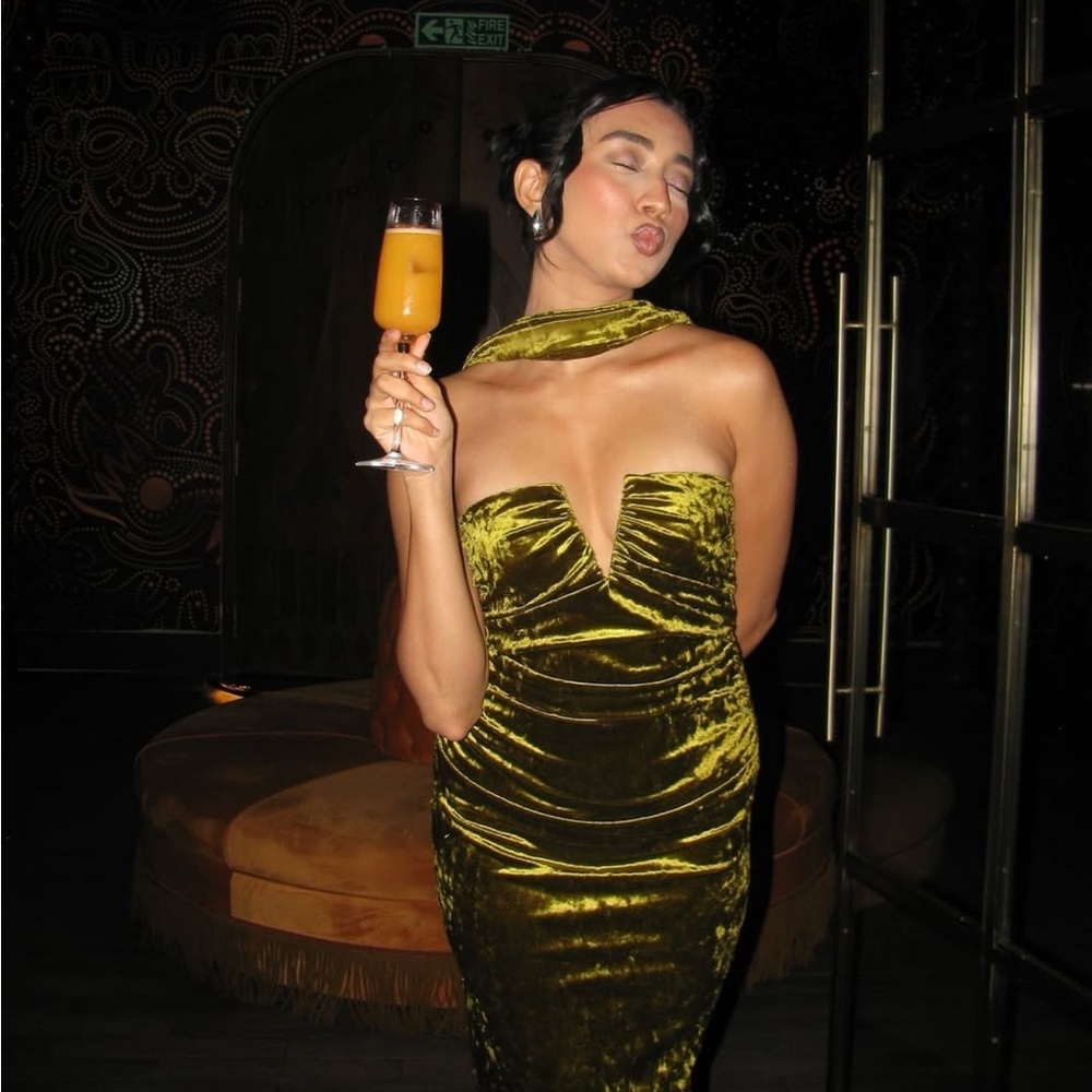 Zara dress velvet Halter neck shawl corset bodycon velour green evening gown